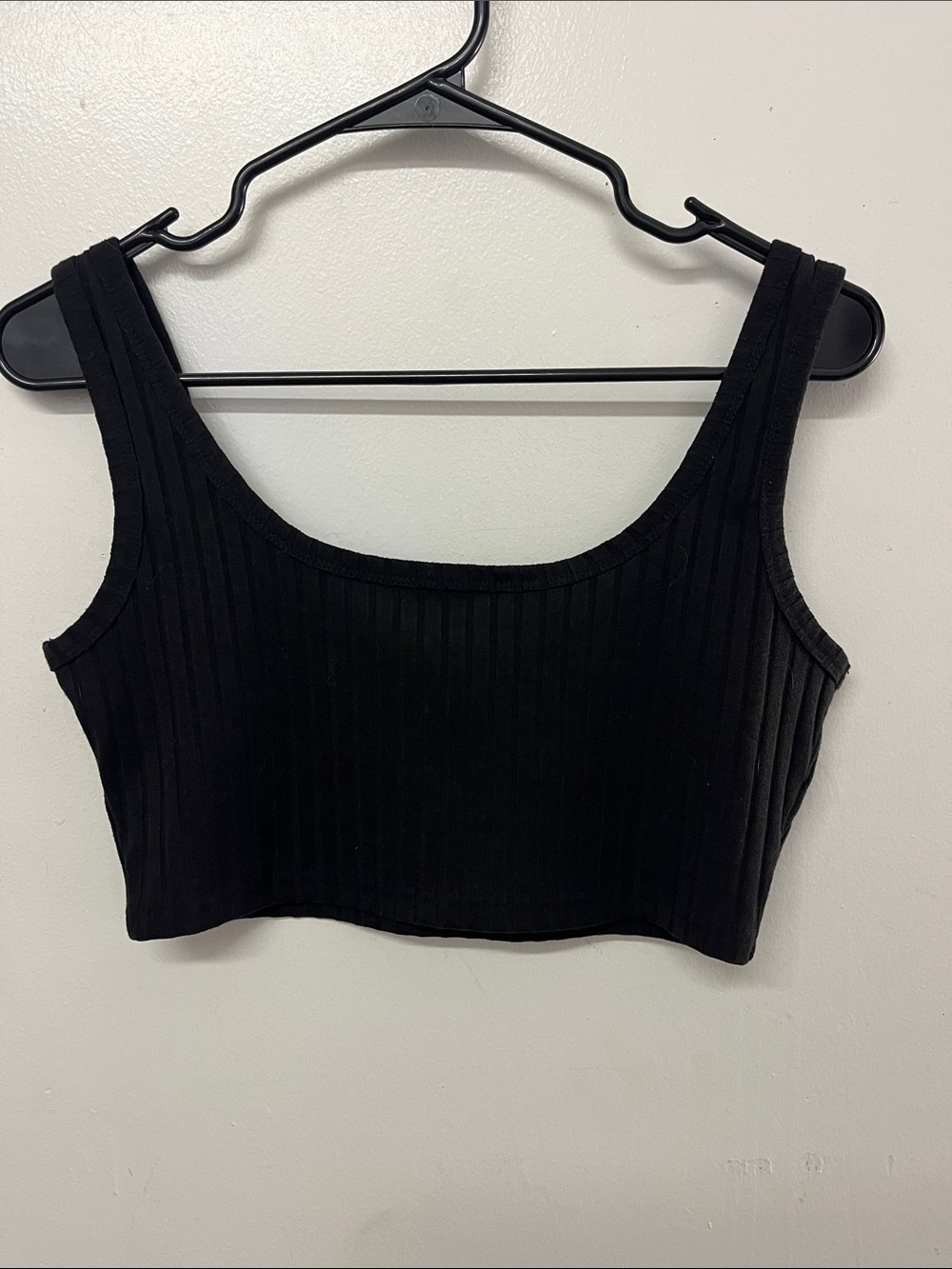 Pink Lily Black Ribbed Cropped Tank Top